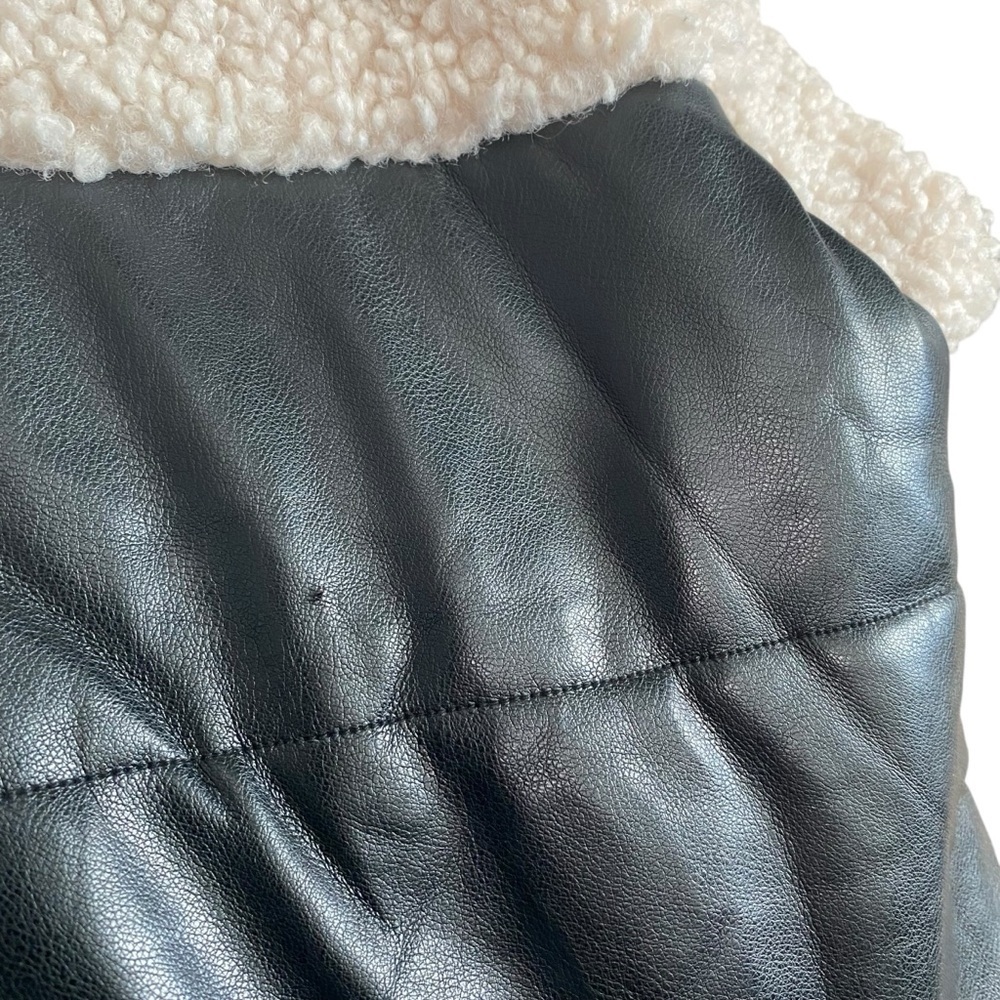 Aaron & Amber Sherpa and Faux Leather Snap Puffer Vest Size Medium - Picture 4 of 6